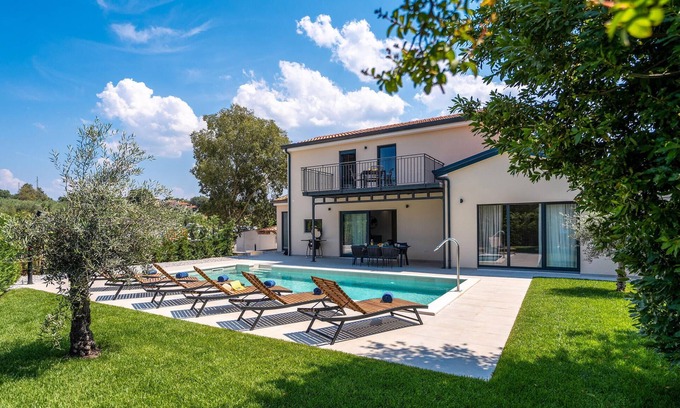 Musalez House | Amazing home in Porec with WiFi