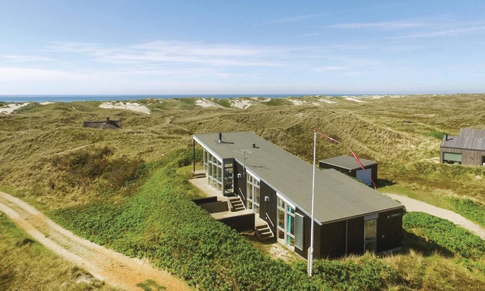 Houvig Strand House | Amazing home in Ringkøbing with sauna