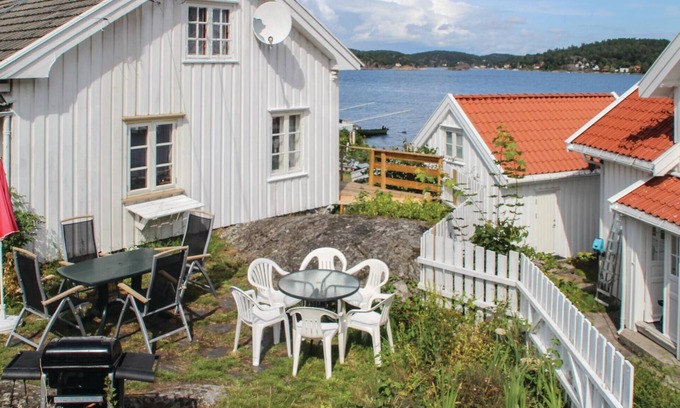 Arendal House | Amazing home in Staubø with WiFi
