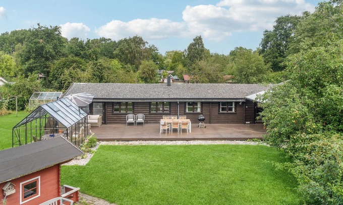 Stege House | Amazing home in Stege with kitchen