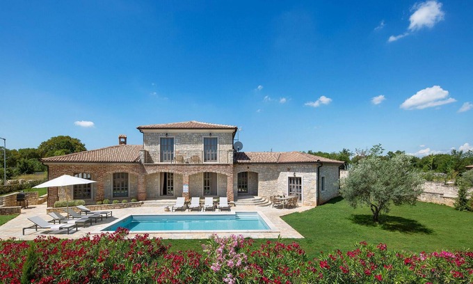 Sveti Lovrec House | Amazing home in Sv. Lovrec