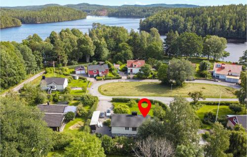 Tollered House | Amazing Home In Tollered With Kitchen