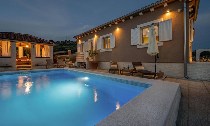 Zaboric House | Amazing home in Zaboric