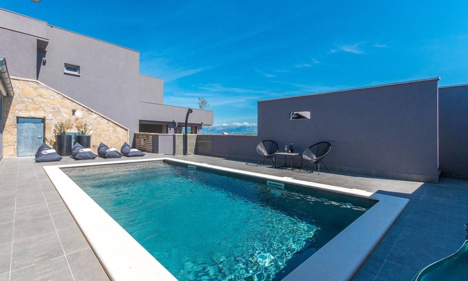 Benkovac House | Amazing home in Zagrad