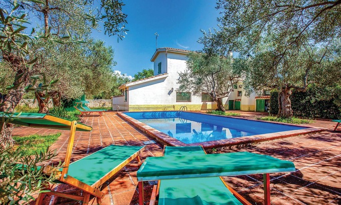 Tocco da Casauria House | Amazing home in Tocco da Casauria