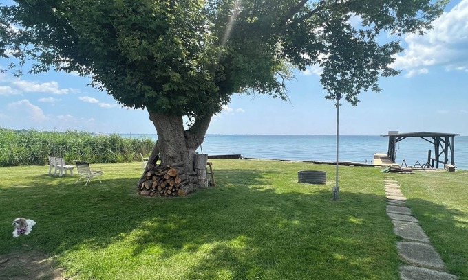 Anchorville Apartment | Amazing Lake Front Property completely remodeled pet friendly
