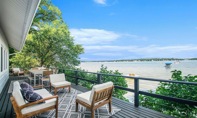 Sturgis House | Amazing Lake House - beautiful clear lake - 2 hours from Chicago!