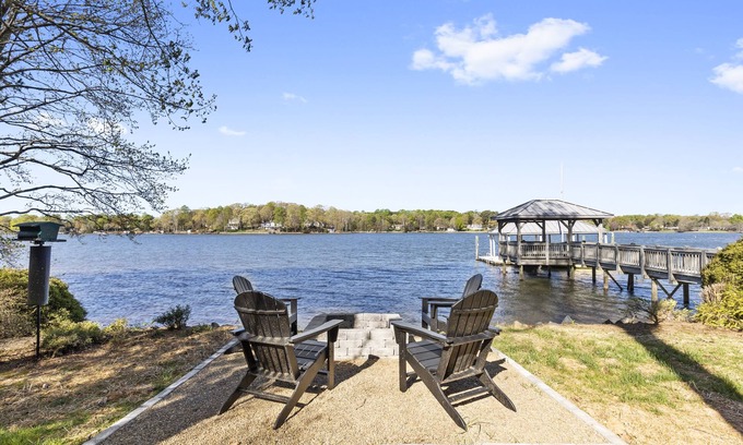 Terrell House | Amazing Lake Norman Views - Firepit, Kayaks and much more