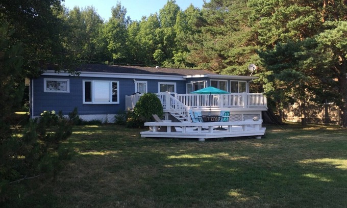 Brighton Cottage | Amazing Lake Ontario Cottage - Close to the County!