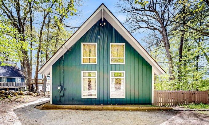 Wolfeboro House | Amazing lakefront retreat with stunning views - near skiing & golf