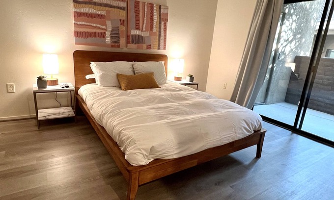 Tucson Condo | Amazing Location 2 Bedroom Condo by River Walk
