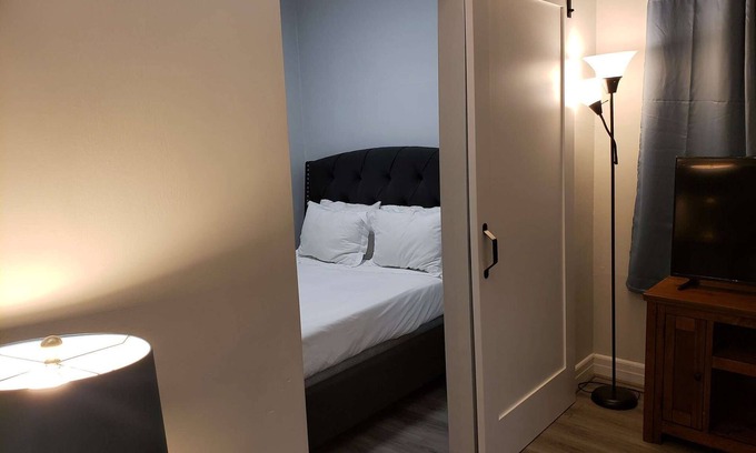 Beverly Grove Apartment | Amazing location, full amenities!