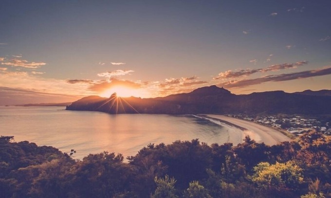 Taupo Bay House | Amazing lodge over looking Taupo Bay, stunning!