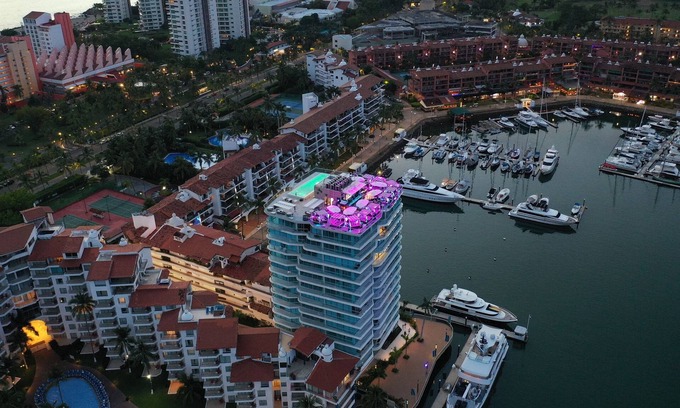 Isla Iguana Apartment | Amazing Loft in the Marina