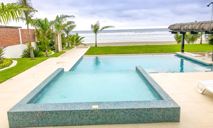 Olon House | Amazing, Luxurious & Smart Beach Front vacation Home in Olón-Ecuador