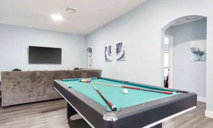 The Hammocks House | Amazing Miami Home HOT-TUB/PINGPONG/POOL TABLE/BBQ/hammock/bonfire/