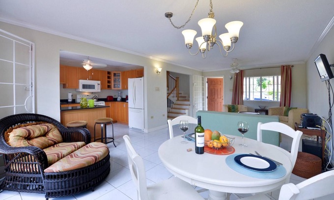 Mango Walk House | Amazing MoBay Country Club Rental!Fresh Decor. Perfectly Priced. 🇯🇲