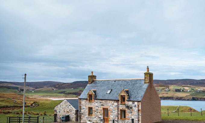 Thurso Cottage | Amazing NC500 Croft House. Perfect for couples and families