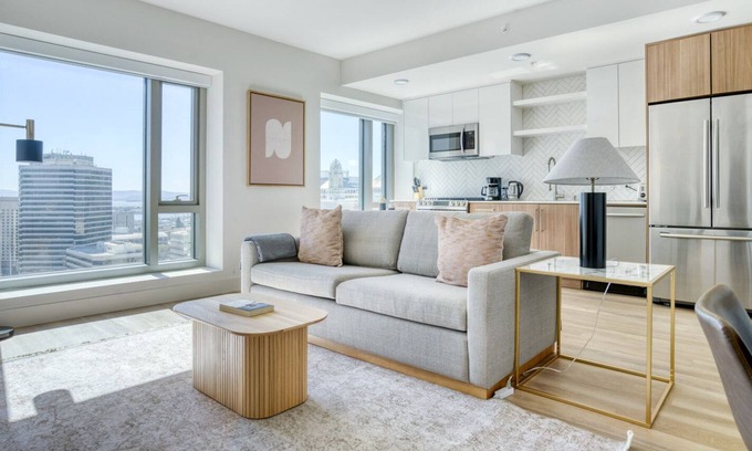 Downtown Oakland Apartment | Amazing Oakland 1BR w/ Pool, W/D, Sky Deck, next to BART, by Blueground