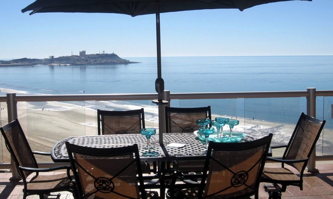 Puerto Penasco Condo | AMAZING Ocean Front Condo~ with 2 KING Bedrooms & Bonus Bunkroom! sleeps up to 7