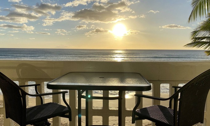 Makaha Condo | AMAZING Ocean Front Condo!