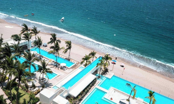 Las Glorias Condo | Amazing OCEAN VIEW, BEACHFRONT Access, Stunning POOL - This is the place!