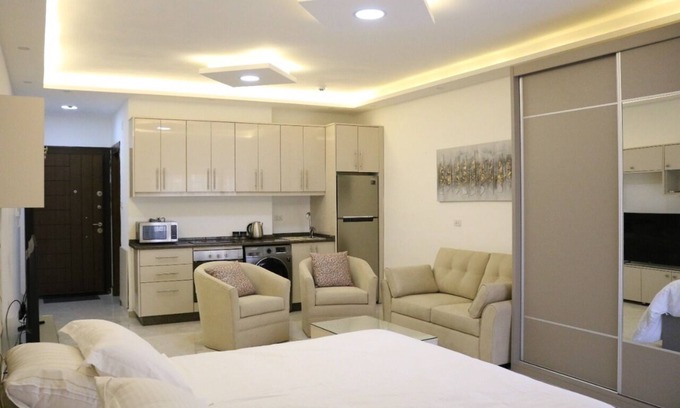 Al Abdali Apartment | Amazing one Bedroom Apartment in Amman, Elwebdah 5