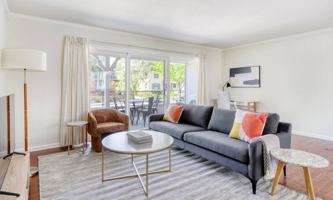University South Apartment | Amazing Palo Alto 2BR w/W/D & Garden, near FB & Google, by Blueground