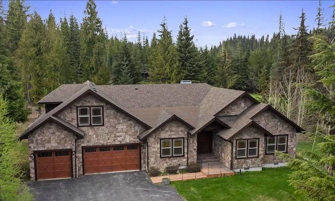 Priest River Ski Chalet | Amazing Priest Lake Home on Golf Course