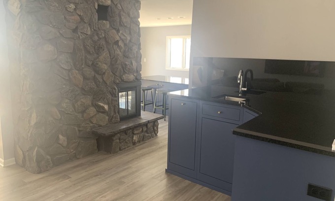 Hager City House | Amazing renovated acreage with heated pool + hottub (september 1