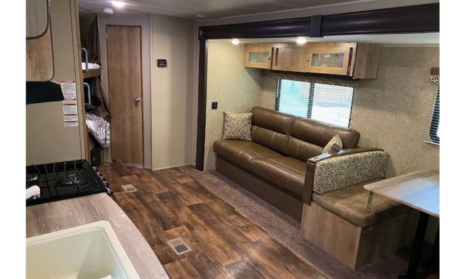 Layton House | Amazing RV with bunks and enclosed Master