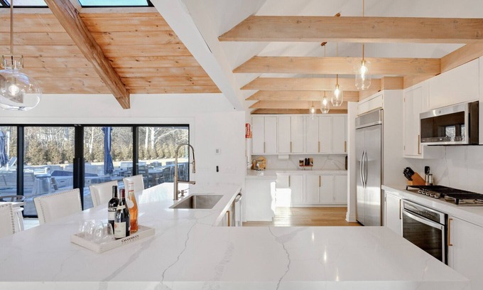 Sagaponack House | Amazing Sagaponack Estate Minutes to Gibson Beach and Wolffer Estate.