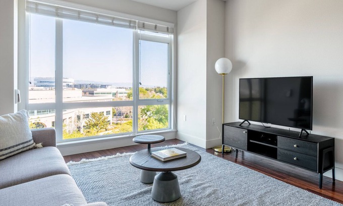 Renaissance Apartment | Amazing San Jose 1BR w/W/D, Pool, Gym, BBQ, near freeways, by Blueground