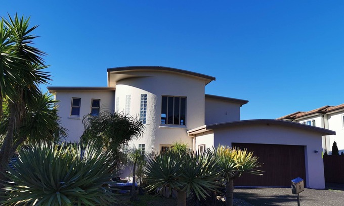Te Atatu Peninsula Villa | Amazing sea view