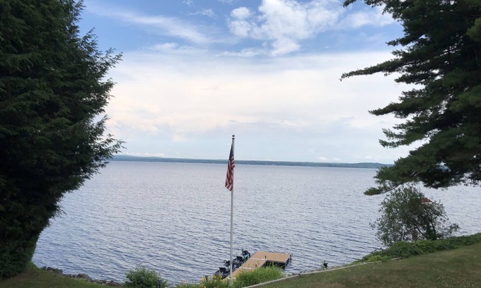 Mayfield House | Amazing Secluded 5 Bedroom Home on Great Sacandaga Lake