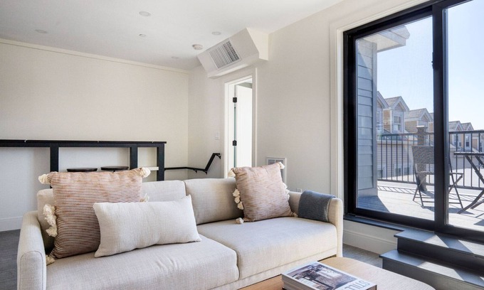 Columbus Park - Andrew Square Apartment | Amazing South Boston 1BR w/W/D, nr Carson Beach, by Blueground