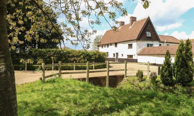 Hethel House | Amazing Spa Country House with Indoor Pool, Sauna and Steam Room