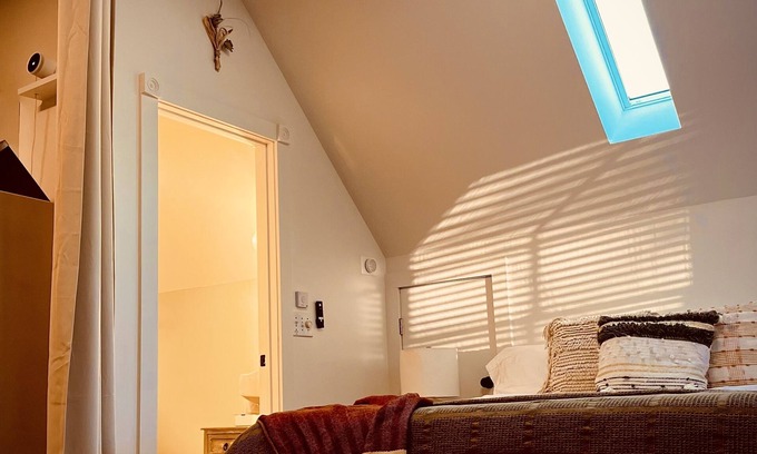 Lake Carolina House | Amazing Studio Guesthouse, in beautiful Columbia Lake community suburb.