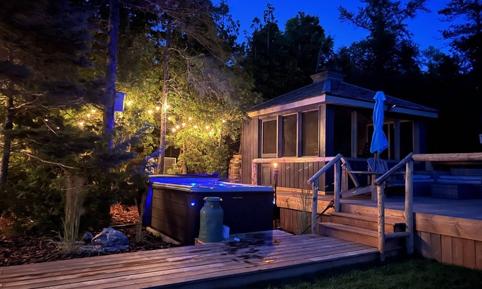Northern Bruce Peninsula Cabin | Amazing Sunset Beach Cabin