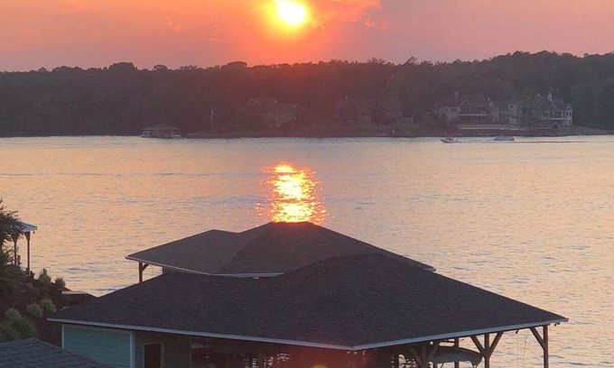 Mount Gilead House | Amazing Sunsets, Beautiful views, A great waterfront property