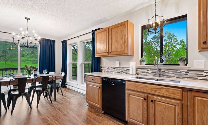 Fort Collins House | Amazing Sunsets, Biking, Boating and More at the Horsetooth Stoop!