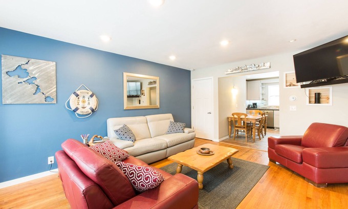 Monona House | Amazing townhouse, amazing attractions, amazing city!