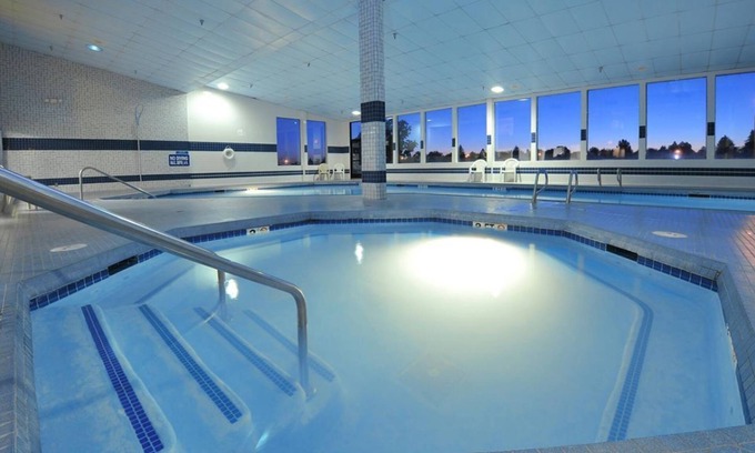 Idaho Falls Hotel | AMAZING UNIT! COMPLETE WITH SPA, POOL, HOT-TUB