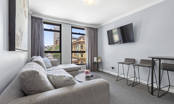 Haymarket Apartment | Amazing unit near China Town