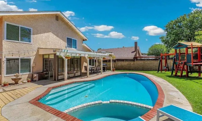 Santa Clarita House | Amazing Valencia Paradise Oasis Home for Family Vacation