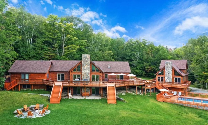 Londonderry House | Amazing Vermont Estate with 2 houses, 11 bedrooms, a pool, sauna, and gameroom!
