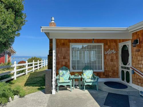 Port Angeles East Villa | Amazing View Hot tub Olympic National Park