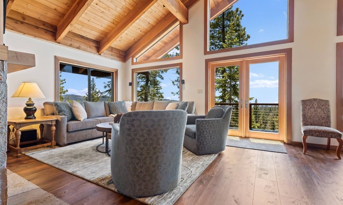 Arnold House | AMAZING VIEWS- MODERN HOME- SH #14 by Bear Valley Vacation Rentals