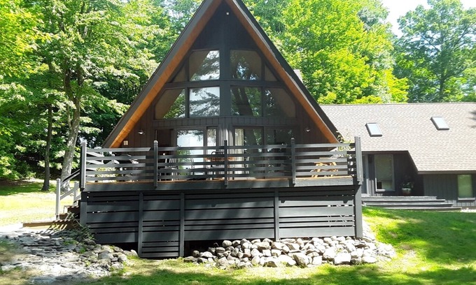 High Falls House | Amazing Views of Hudson Valley Gunks 90 min from NYC