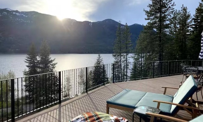 Cle Elum House | Amazing Views, Private lodge, Hot Tub and Sauna for a dreams vacation
